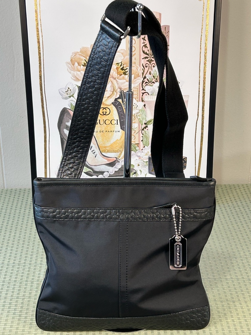 COACH 2010 Signature Leather Shoulder/Crossbody Bag 😍🖤🔥 - Picture 16 of 17